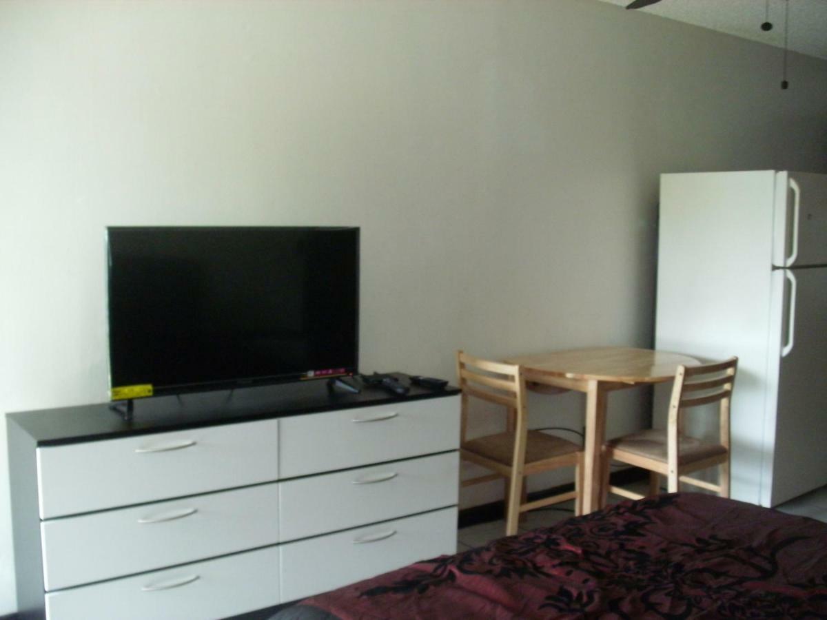 Newly Furnished Large Clean Quiet Private Unit Fort Lauderdale Exterior foto